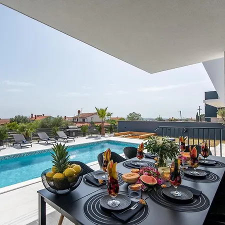 Bel - Modern With Pool Vikendica *