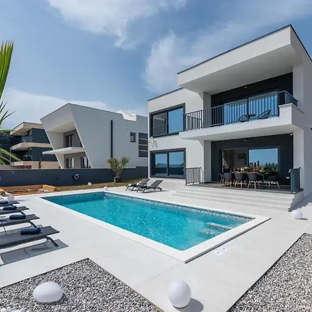 Vikendica Bel - Modern With Pool *