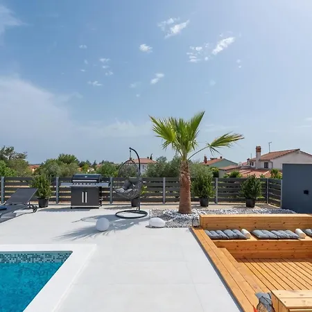 Vikendica Bel - Modern With Pool Medulin