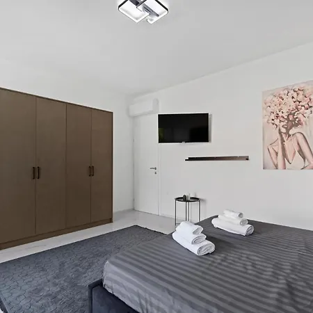 Bel - Modern With Pool *