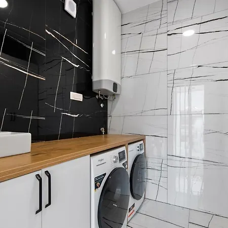 Bel - Modern With Pool