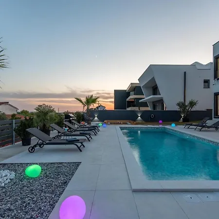 Bel - Modern With Pool Medulin