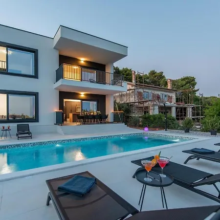 Bel - Modern With Pool 펜션 *